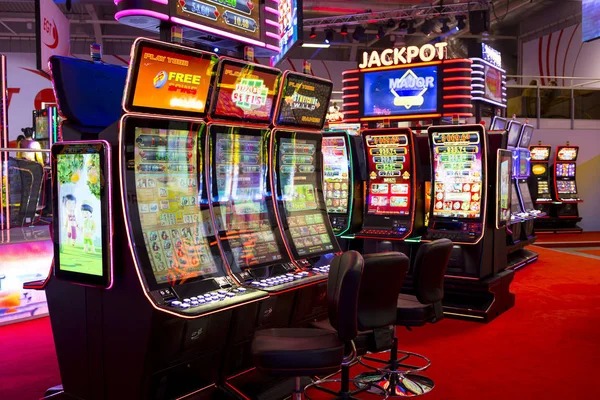 Baccarat table with live dealer and chat sekolahtoto login baccarat table with dealer
